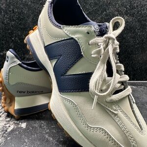 Figs|New Balance 327 Grey Navy Unisex - Women’s Size 7